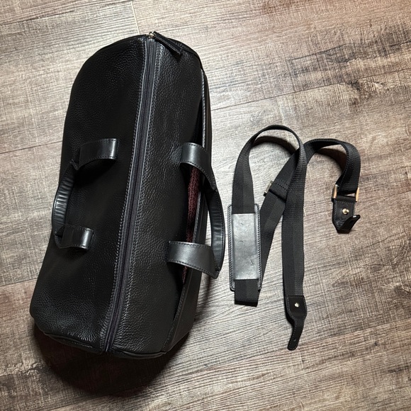 Dunhill pebbled Black Leather Men's Duffle Bag - Picture 15 of 16